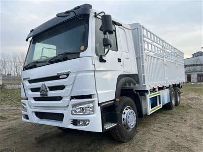 3 tengelyes 40 tonnás kerítéses teherautó